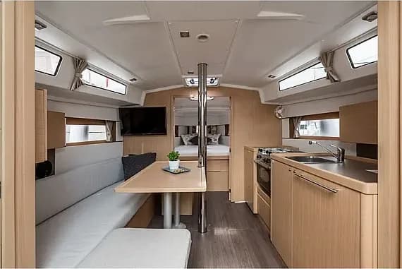 Oceanis 38.1 in Split / ACI Marina Split - Photo 3