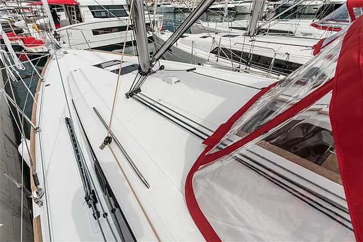 Oceanis 38.1 in Split / ACI Marina Split - Photo 5