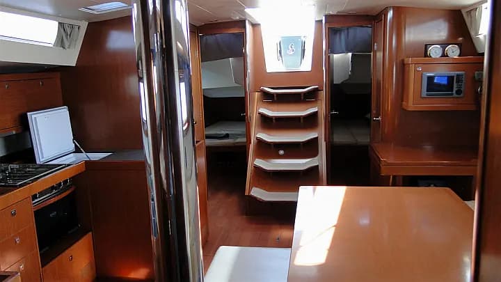 Oceanis 48 in Volos / Port of Volos - Photo 5