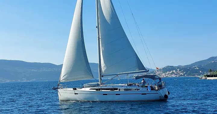 Bavaria 51 Cruiser in Herceg Novi / Lazure Meljine Marina - Photo 5