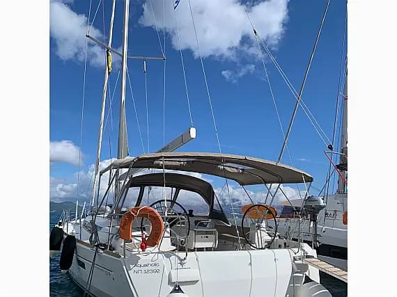 Sun Odyssey 519 in Lefkada / Marina Perigiali - Photo 1