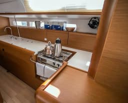 Sun Odyssey 519 in Lefkada / Marina Perigiali thumbnail 3