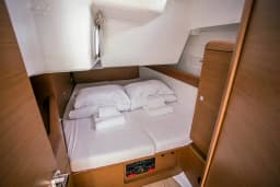 Sun Odyssey 519 in Lefkada / Marina Perigiali thumbnail 36