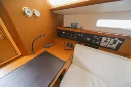 Sun Odyssey 519 in Lefkada / Marina Perigiali thumbnail 38