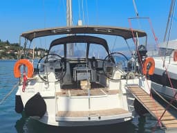 Sun Odyssey 519 in Lefkada / Marina Perigiali thumbnail 7