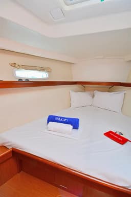 Oceanis 43 in Volos / Port of Volos thumbnail 7