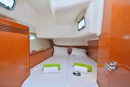 Oceanis 43 in Volos / Port of Volos thumbnail 9
