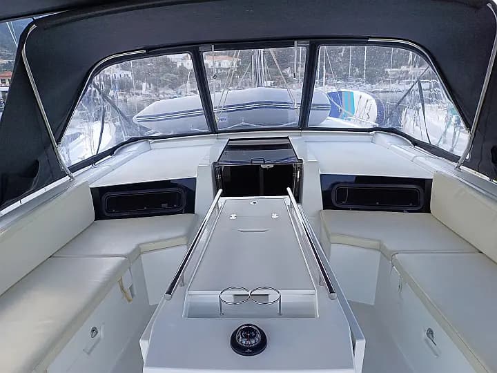 Oceanis 46.1 in Lefkada / Nikiana Marina - Photo 3