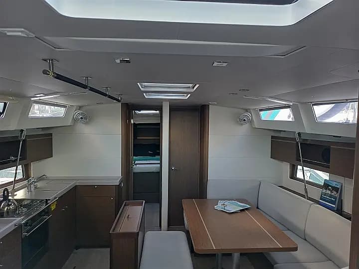 Oceanis 46.1 in Lefkada / Nikiana Marina - Photo 4