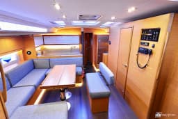 Dufour 530 in Castellammare di Stabia / Marina di Stabia thumbnail 15