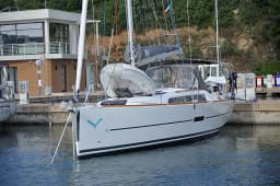 Dufour 360 Grand Large in Sardinia / Portisco / Marina di Portisco thumbnail 21