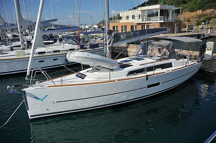 Dufour 360 Grand Large in Sardinia / Portisco / Marina di Portisco - Photo 5