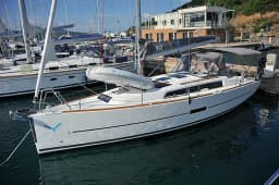 Dufour 360 Grand Large in Sardinia / Portisco / Marina di Portisco thumbnail 4