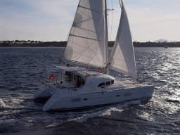 Lagoon 380 S2 in Papeete, Tahiti / Papeete thumbnail 7