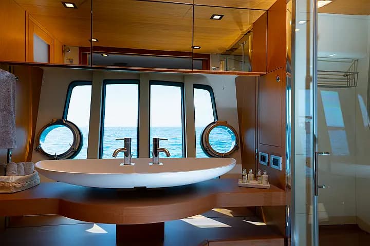 Ferretti 780 in Hellinikon - Athens / Agios Kosmas Marina - Photo 4