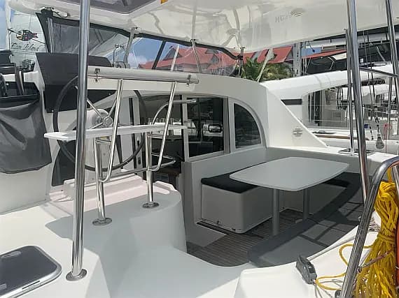 Lagoon 380 in Eden Island / Mahe, Victoria / Eden Island Marina - Photo 3