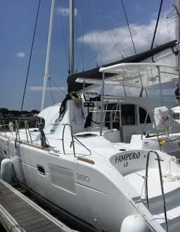 Lagoon 380 in Eden Island / Mahe, Victoria / Eden Island Marina thumbnail 20