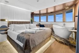 Motoryacht in Split / ACI Marina Split thumbnail 53
