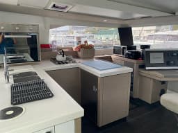 Astréa 42 in Tortola / Road Town / Fort Burt Marina thumbnail 4