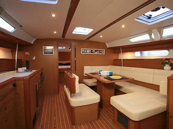 Sun Odyssey 49i in Athens / Alimos Marina - Photo 2