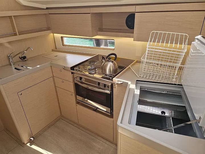 Oceanis 40.1 in Corfu / Gouvia / D-Marin Marina Gouvia - Photo 4