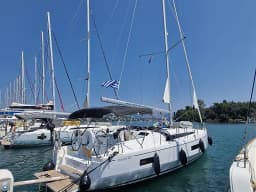 Oceanis 40.1 in Corfu / Gouvia / D-Marin Marina Gouvia thumbnail 5