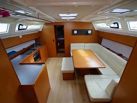 Bavaria Cruiser 46 in Kavala - Photo 3