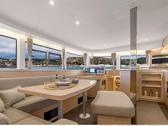 Lagoon 42 in Kaštel Gomilica / Marina Kaštela - Photo 3