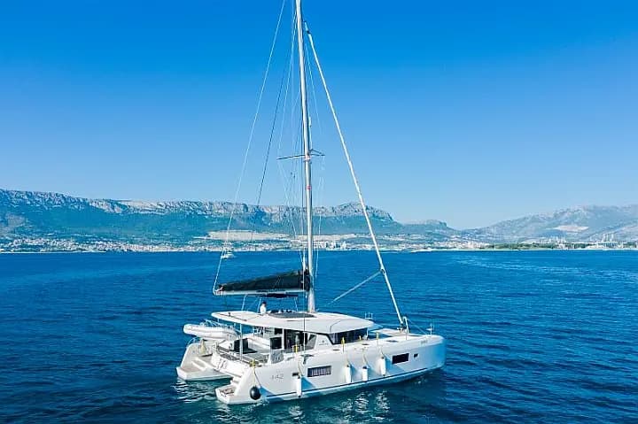 Lagoon 42 in Kaštel Gomilica / Marina Kaštela - Photo 4