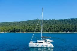 Lagoon 42 in Kaštel Gomilica / Marina Kaštela thumbnail 4
