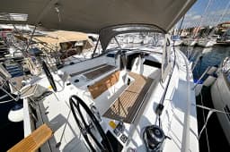 Oceanis 40.1 in Zadar / Marina Zadar thumbnail 11