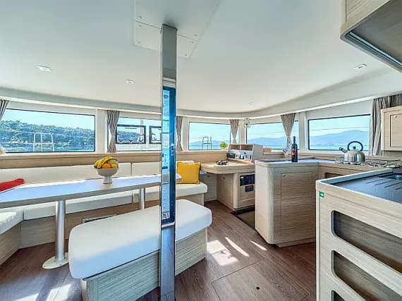 Lagoon 42 in St. Maarten - Philipsburg / IGY Simpson Bay Marina - Photo 3