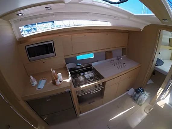 Dufour 390 Grand Large in Corfu / Gouvia / D-Marin Marina Gouvia - Photo 3