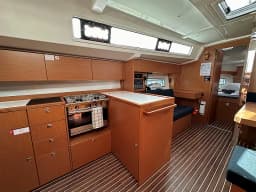 Bavaria C38 in Athens / Alimos Marina thumbnail 12
