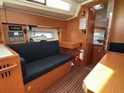 Bavaria C38 in Athens / Alimos Marina thumbnail 13