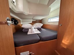 Bavaria C38 in Athens / Alimos Marina thumbnail 17