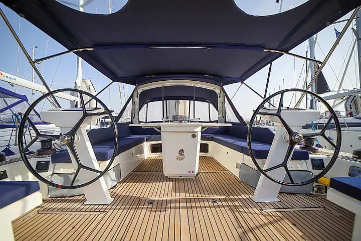 Oceanis 51.1 in Sardinia / Olbia / Marina di Olbia - Photo 2