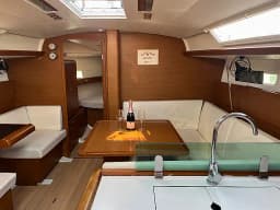 Sun Odyssey 419 in Sukošan / D-Marin Dalmacija Marina thumbnail 2