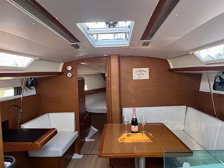 Sun Odyssey 419 in Sukošan / D-Marin Dalmacija Marina - Photo 5