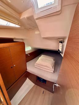 Sun Odyssey 419 in Sukošan / D-Marin Dalmacija Marina thumbnail 7