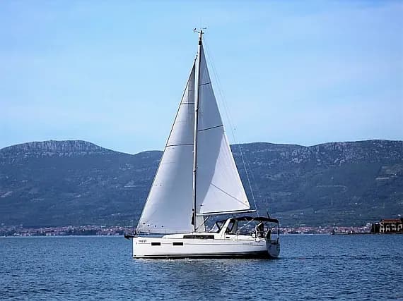 Oceanis 35 in Split / ACI Marina Split - Photo 1