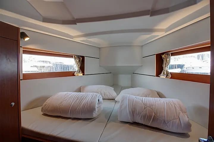 Oceanis 35 in Split / ACI Marina Split - Photo 4