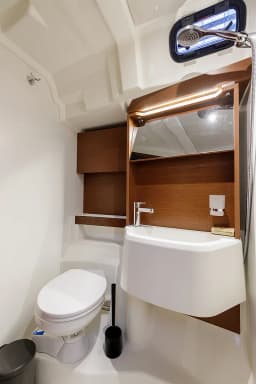 Oceanis 51.1 in Athens / Alimos Marina thumbnail 14
