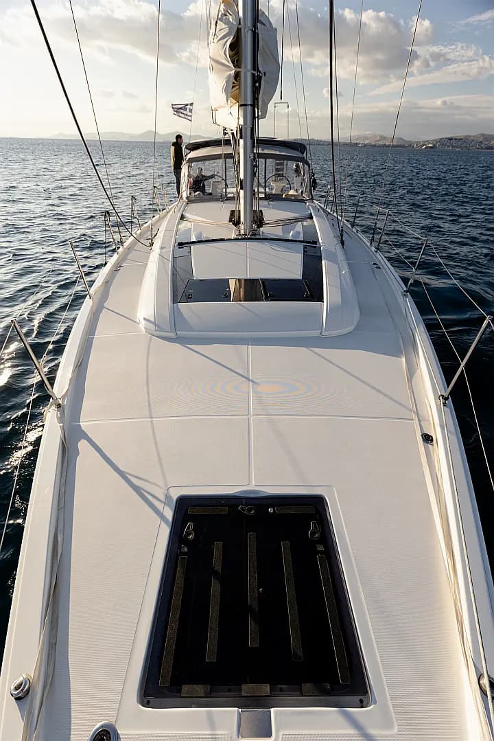 Oceanis 51.1 in Athens / Alimos Marina - Photo 4