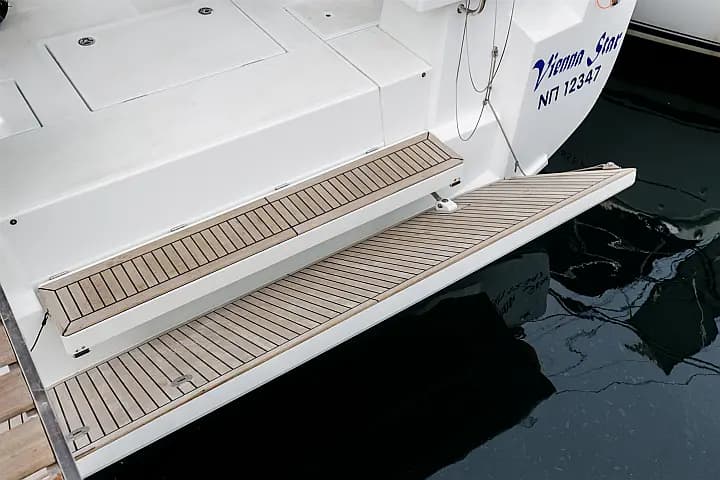 Oceanis 51.1 in Athens / Alimos Marina - Photo 5