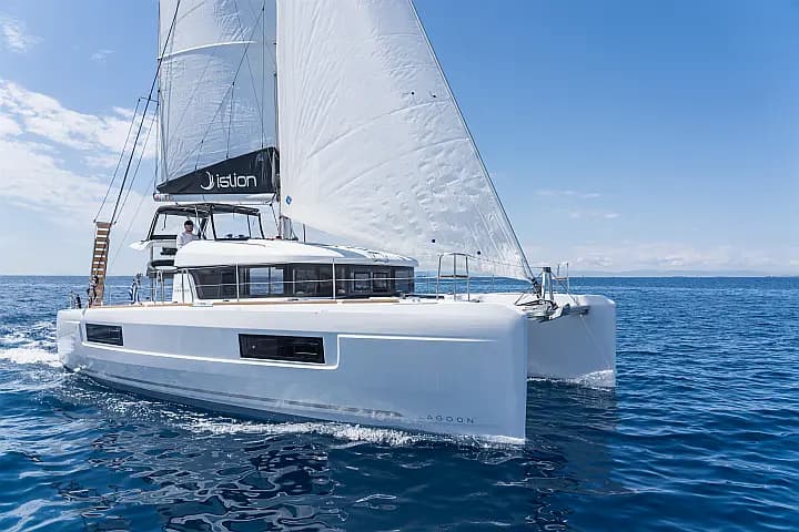 Lagoon 40 in Rhodes New Marina - Photo 3