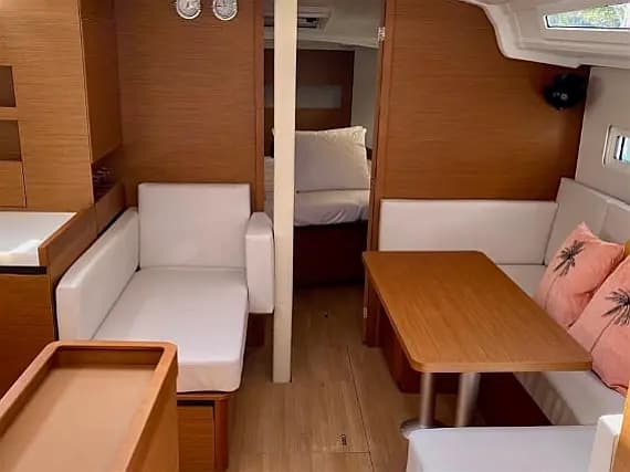 Sun Odyssey 410 in Lefkada / D-Marin Marina Lefkas - Photo 3