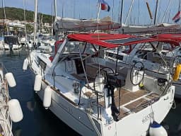 Oceanis 35 in Split / ACI Marina Split thumbnail 10