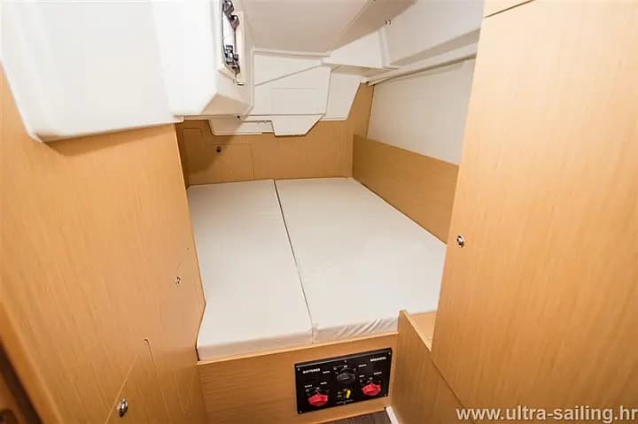 Oceanis 35 in Split / ACI Marina Split - Photo 5