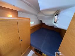 Sun Odyssey 379 in Sukošan / D-Marin Dalmacija Marina thumbnail 10